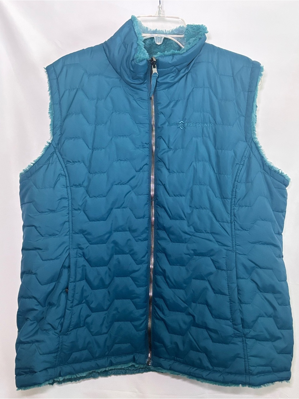 Free Country Women’s Reversible Quilted Faux-Fur Full Zippered Vest